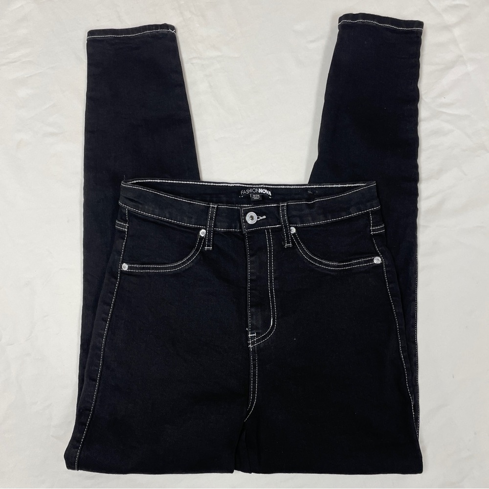 Fashion nova ladies, black jeans, size 9/29